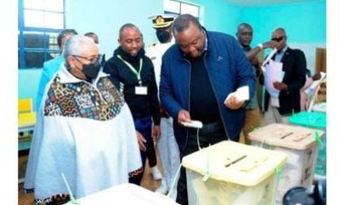 Mutore mu mahoro" Perezida Uhuru Kenyatta "