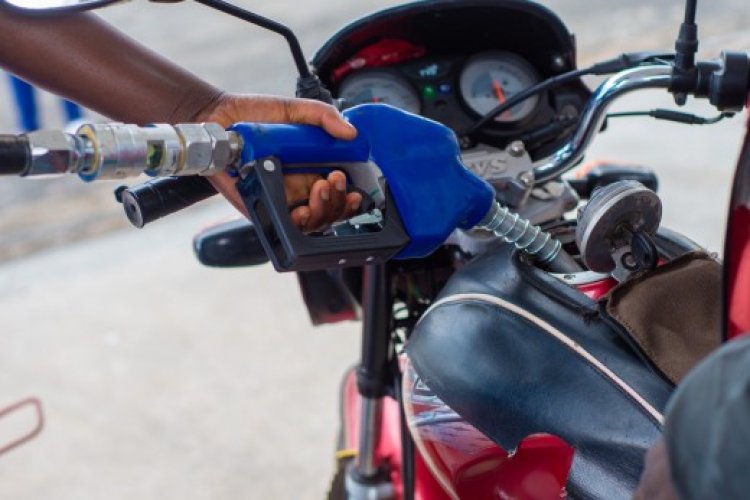 Ibiciro bya lisanse na mazutu byonge gutumbagira