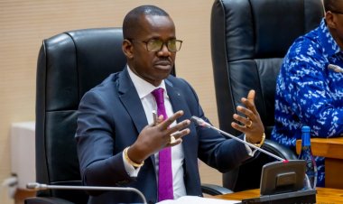 Ntibyumvikana ukuntu umuntu afata inguzanyo yo gushyingura "Senater Evode"