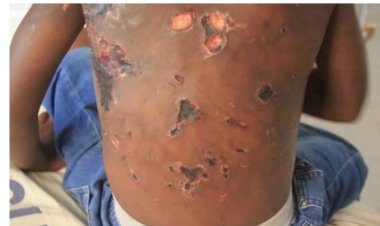 Umupolisi yatawe muriyombi azira gukubita umwana we bya kinyamaswa.