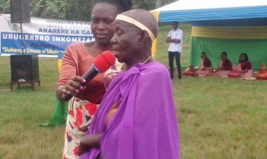 Munshimirire Perezida Kagame ubu nabonye Umugeni" Umukecuru Bukobwa".