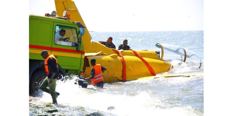 Indege ya gisirikare ya koze impanuka igwa mu inyanja