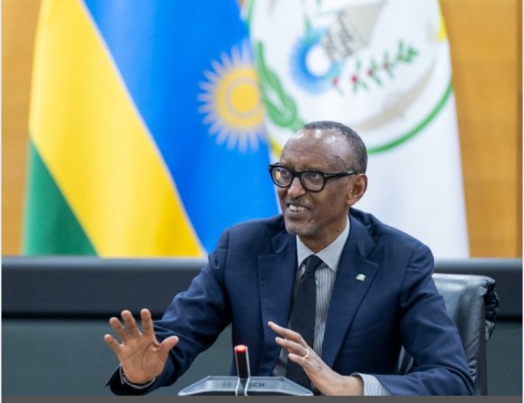 " Nabajije Papa kuki turi hano, aransubiza ngo Ntacyaha twakoze, Perezida Kagame".