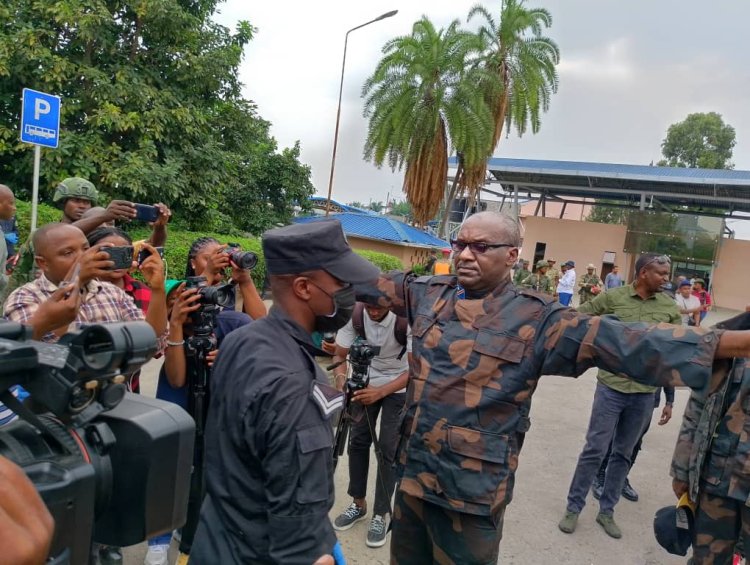 Jenerali Gakwerere na Maj Ndayambaje Gilbert wa FDRL wamekabidhiwa  Rwanda na M23