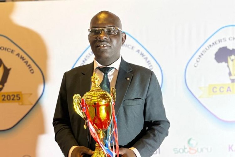 Richard Hategekimana ametunukiwa tuzo ya Mwandishi Bora wa Mwaka