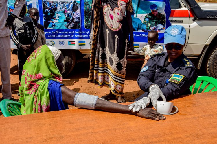 Maafisa wa polisi wa Rwanda wametoa  huduma ya matibabu na maji safi kwa watu wa Sudan Kusini