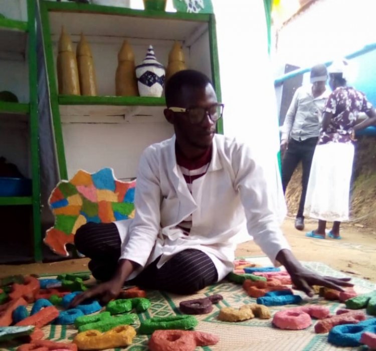 " Ndamutse mbonye ubushobozi nakwigisha abarimu bo mu gihugu hose uko izi mfashanyigisho zikorwa, Mwarimu Habumugisha"