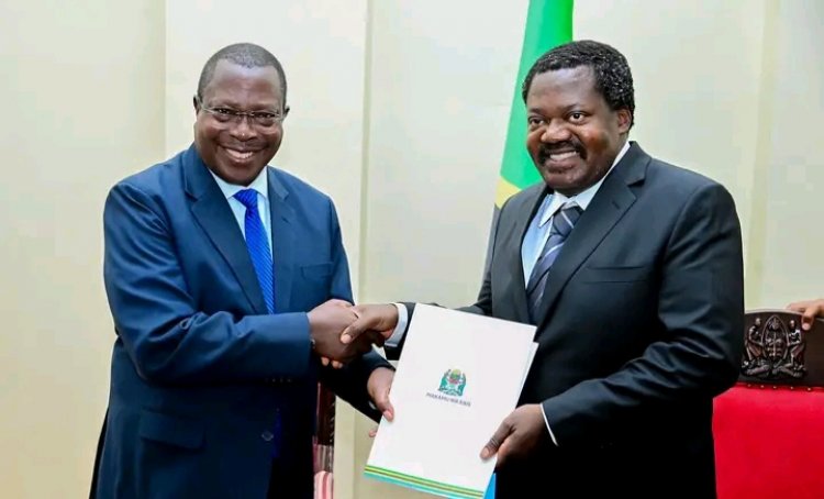 Makamu wa Rais  wa Tanzania Mhe.Balozi Dkt. Emmanuel Nchimbi amempongeza  Makamu wa Rais Mstaafu Mhe. Dkt. Philip Mpango