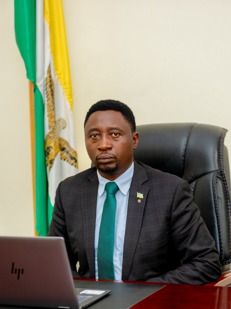 Hon Dr Frank Habineza yagarutse ku miyoborere y’Ibidukikije n’Ibikorwa by’inteko zishingamategeko muri Afurika