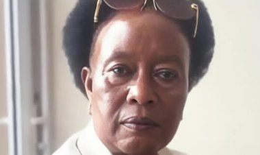 Umubyeyi yavuze ko atashyingira  abana be  muntu Udafite PhD