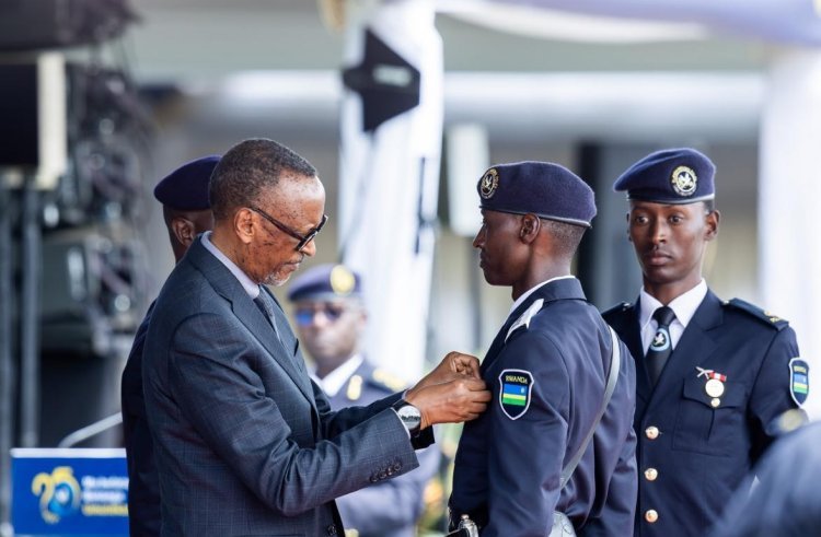 Rais Kagame amewatunuku cheo cha AIP maafisa wapya 436 wa Polisi ya Rwanda